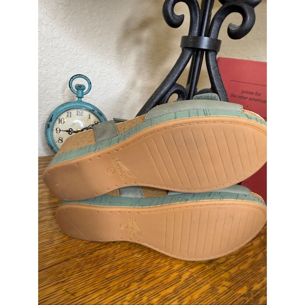 Dansko Stella Wedge Sandal in Sage Nubuck Size 9(40) Retro, Timeless, Romantic - Picture 8 of 12